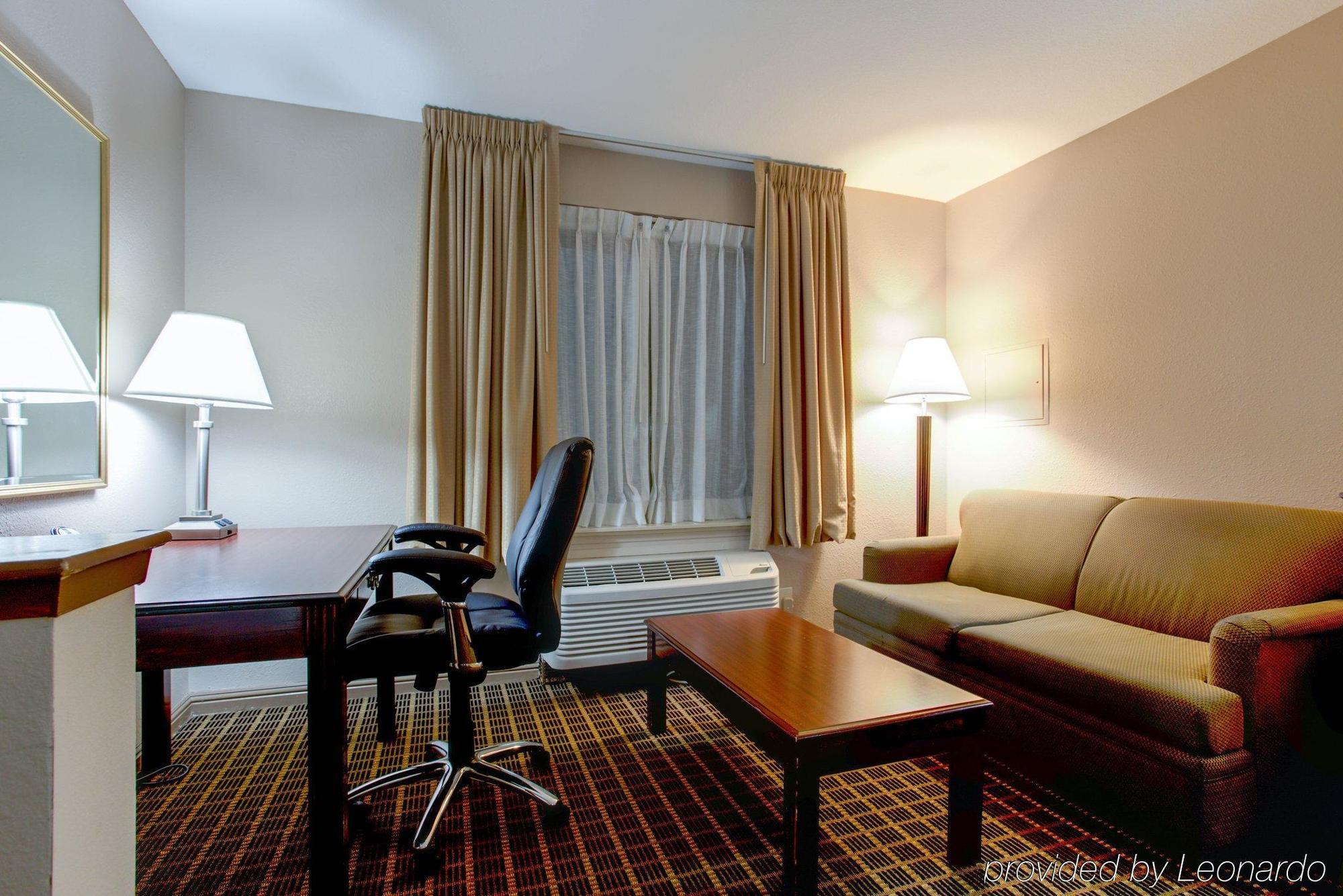 Nova Sfo Hotel